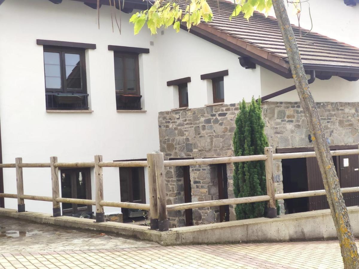 Apartamento Ananda Jaca Exterior foto